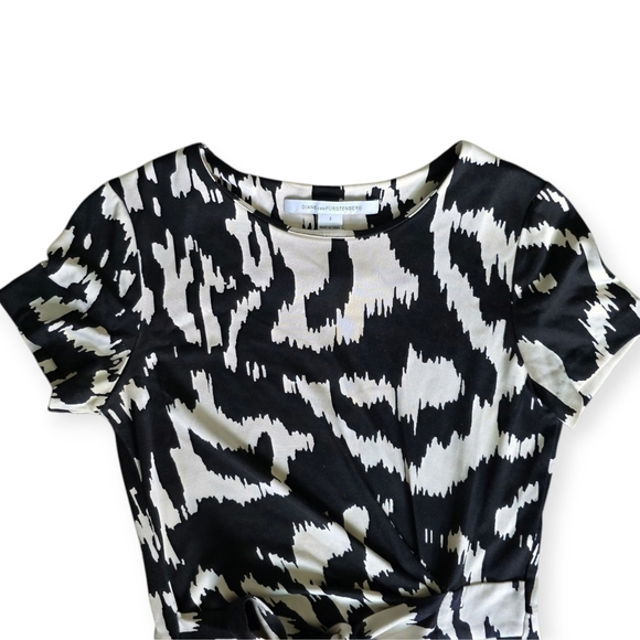 Diane Von Furstenberg Zoe Silk Dress, Size 2 - Picture 4 of 8